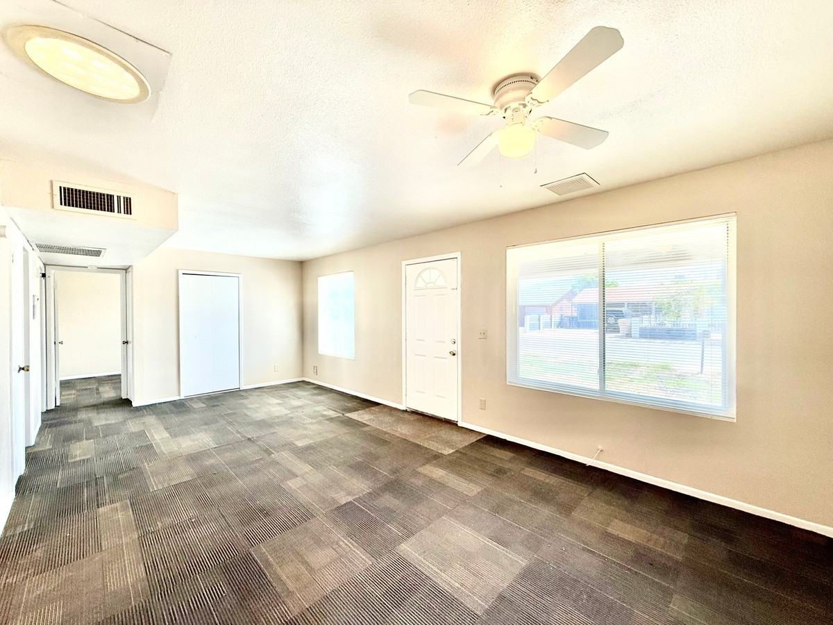 7842 W Colter St - Photo 3 of 17