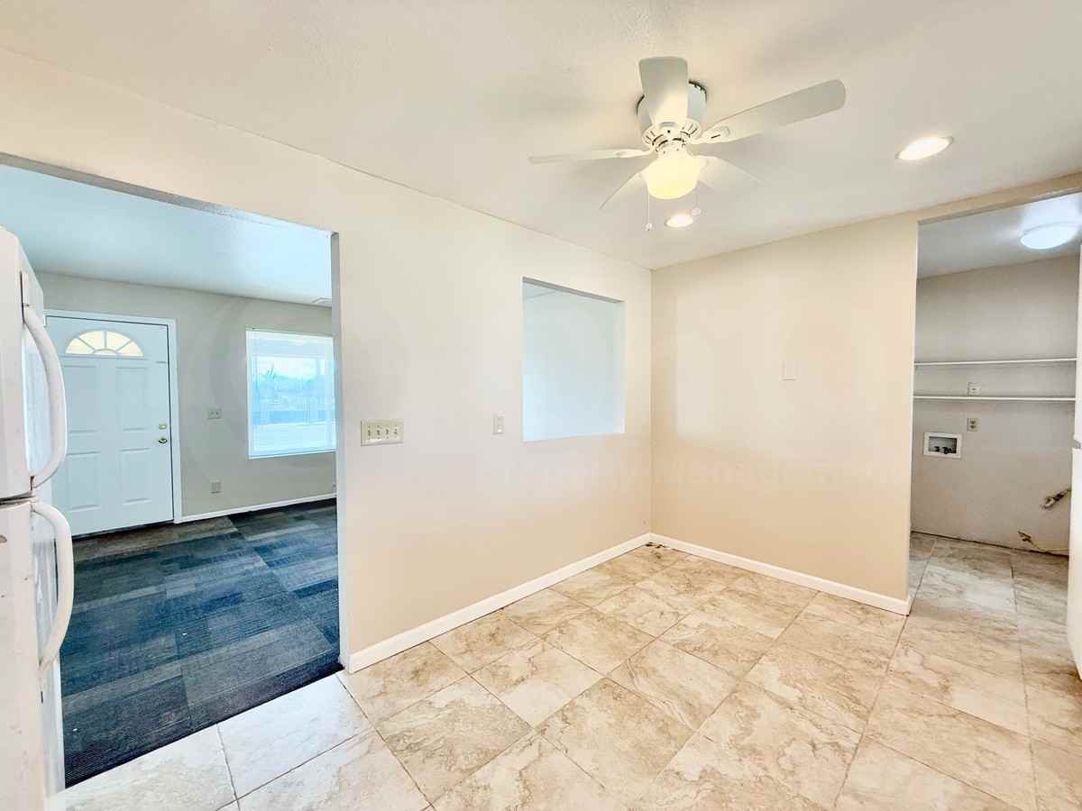 7842 W Colter St - Photo 4 of 17