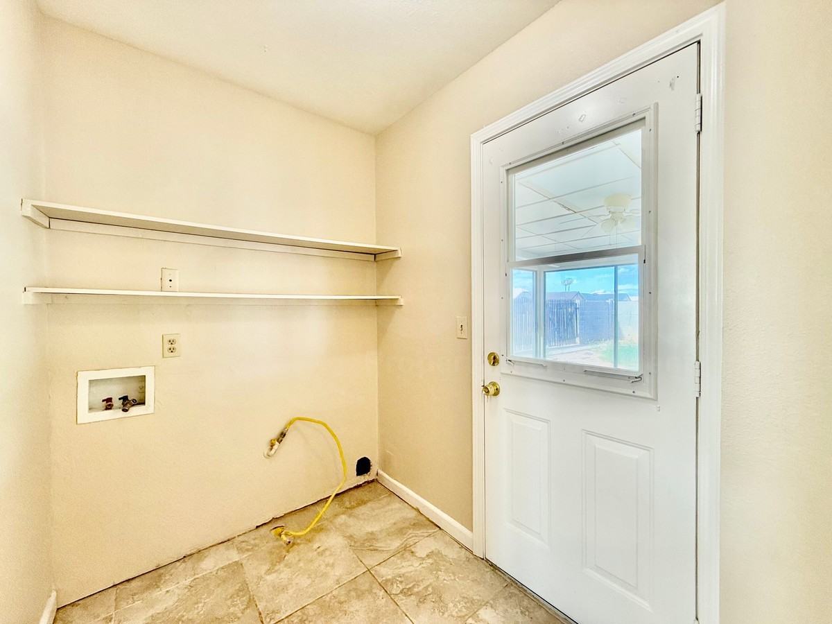 7842 W Colter St - Photo 5 of 17