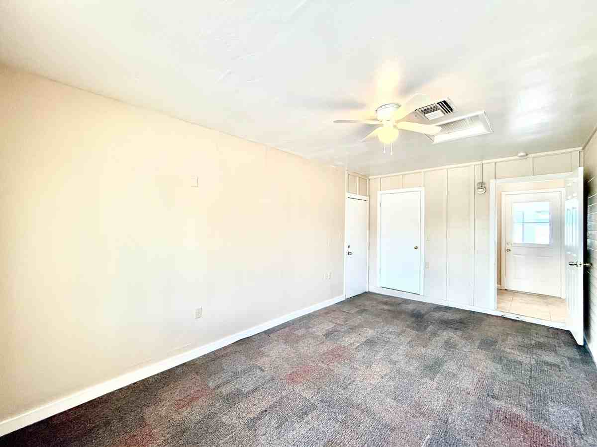 7842 W Colter St - Photo 7 of 17