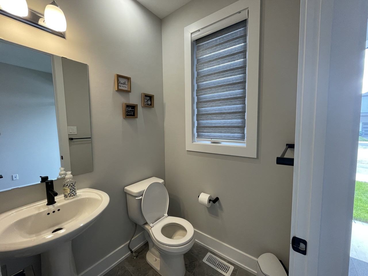 322 Meynell Road - Photo 2 of 42