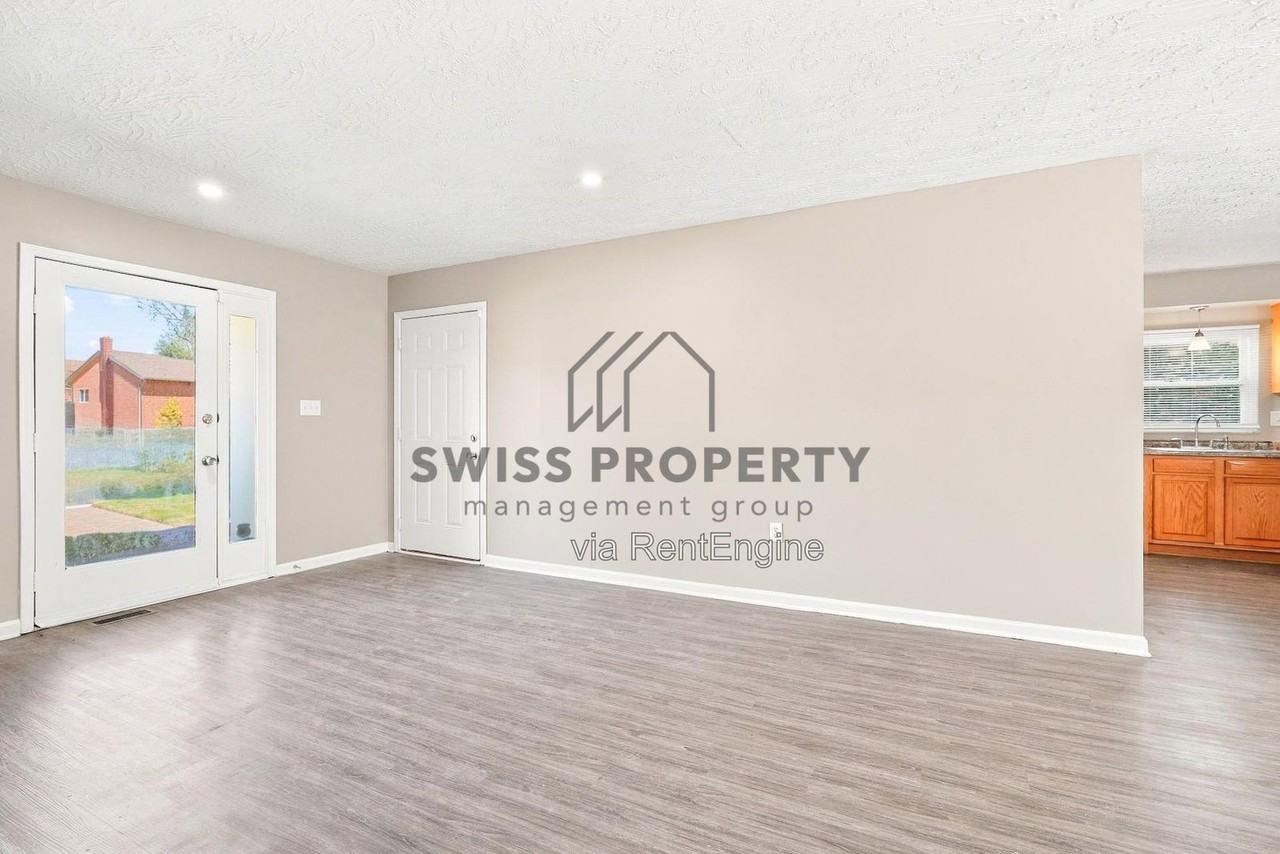 6375 Silverleaf Ave - Photo 4 of 21