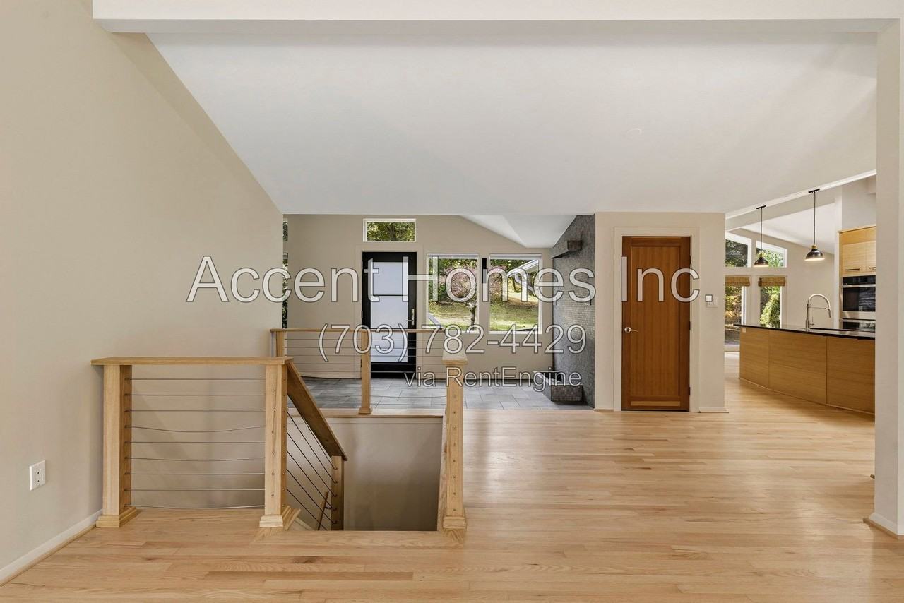 9713 Mill Run Dr - Photo 6 of 50