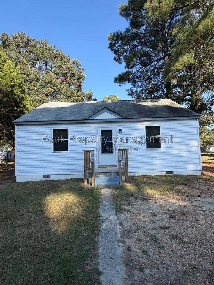 9131 Quinnford Blvd - Photo 2 of 5