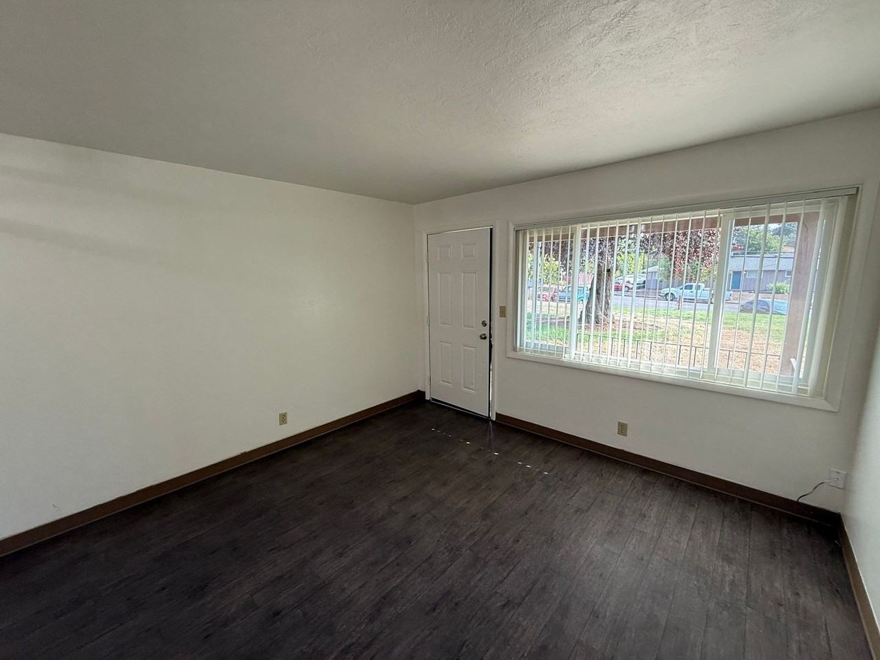 269 Kearney St S - Photo 4 of 14