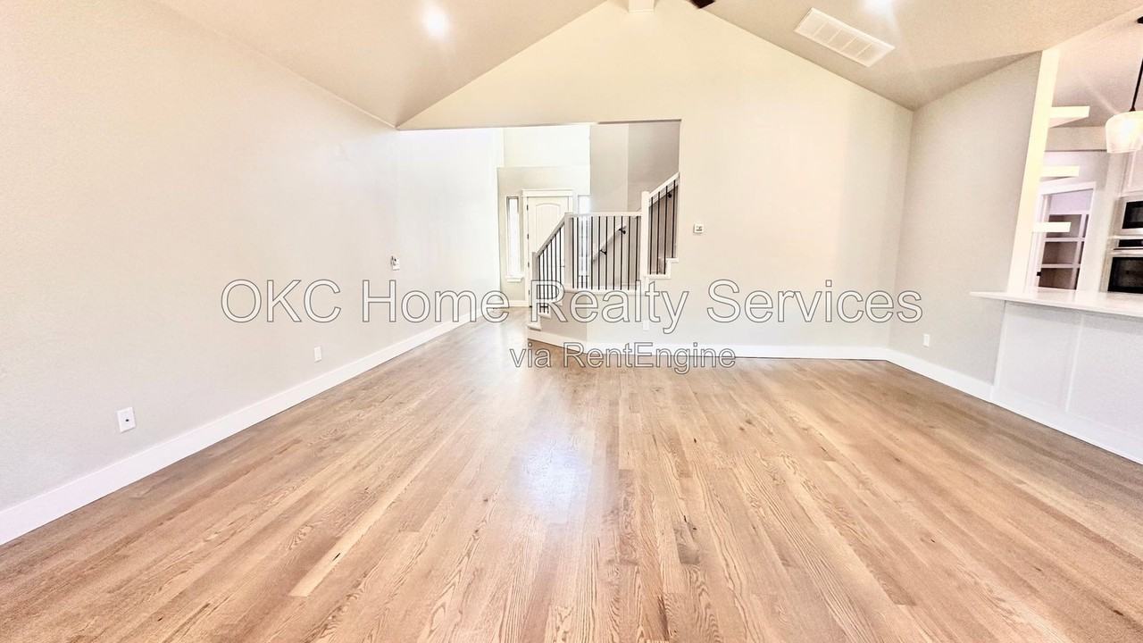 4300 Luke Ln - Photo 7 of 46