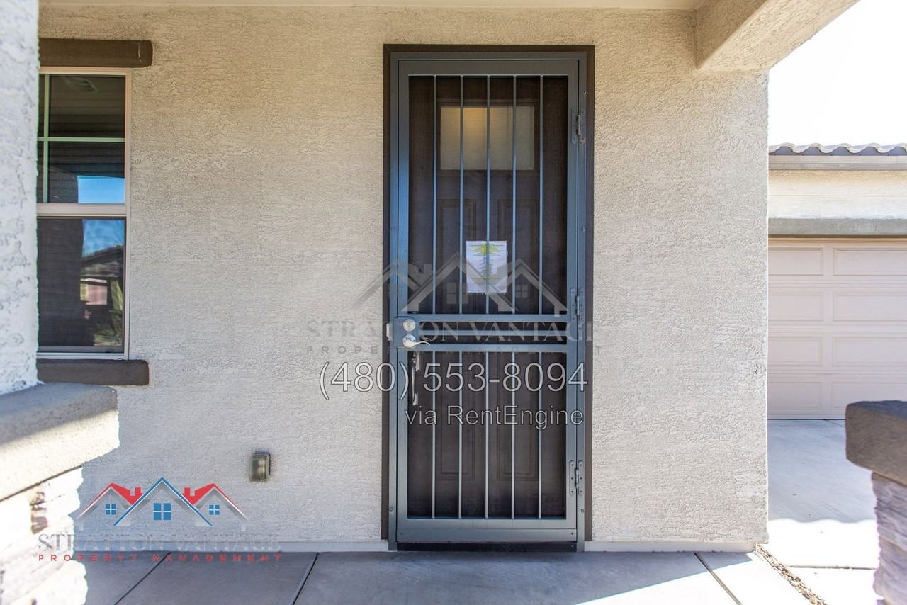 2725 S Gordon - Photo 4 of 38
