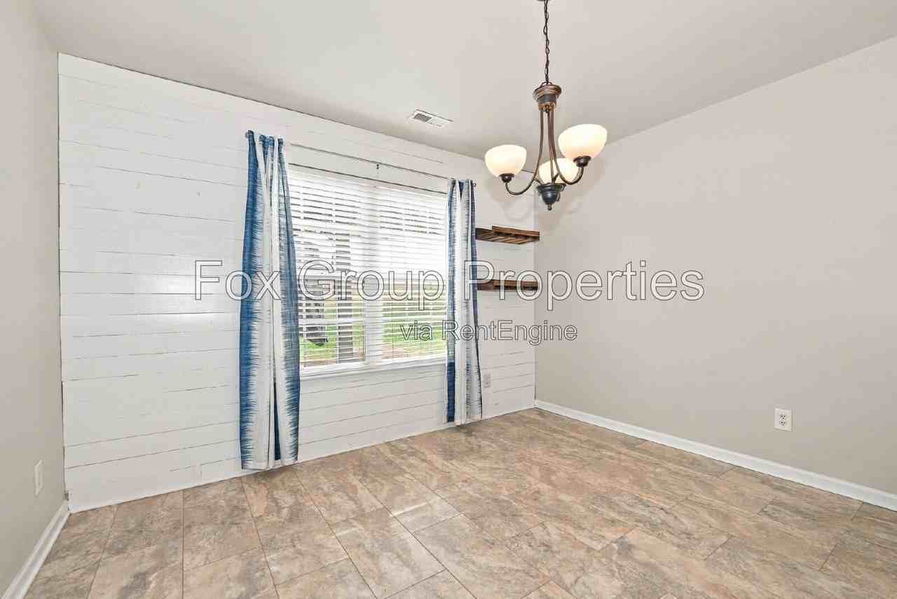109 Whitby Dr - Photo 7 of 17