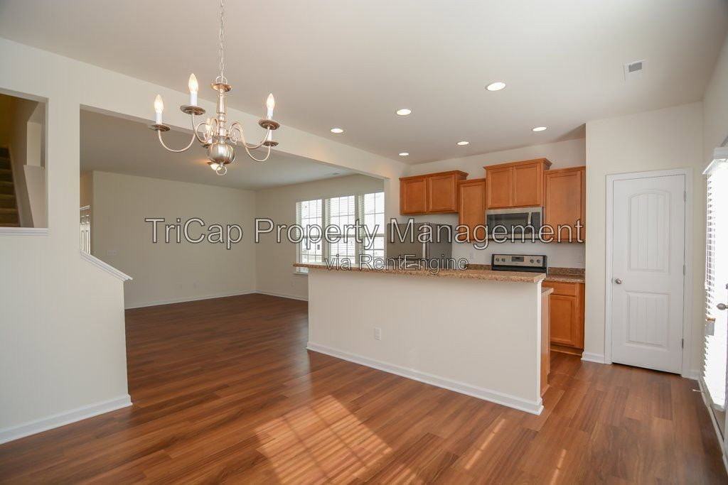 1245 Garden Stone Dr - Photo 3 of 18