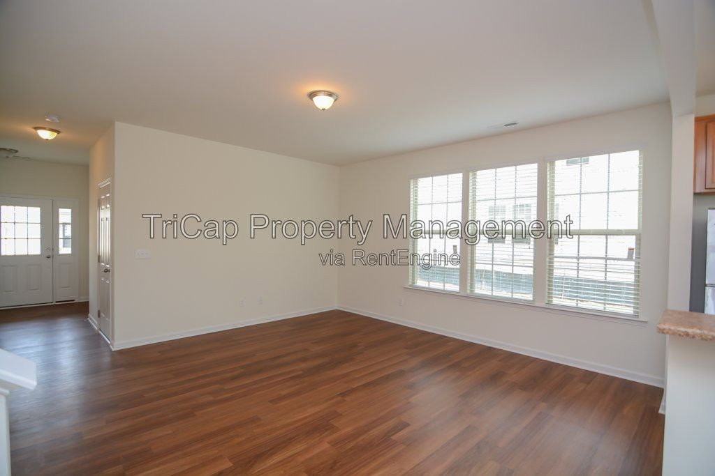 1245 Garden Stone Dr - Photo 5 of 18