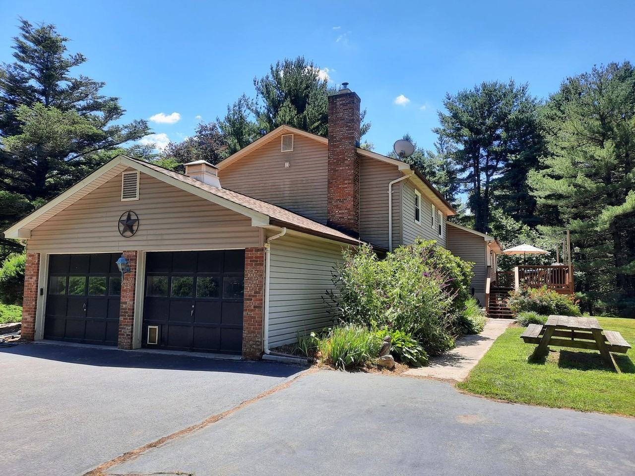 2115 Smoky Rd - Photo 3 of 35
