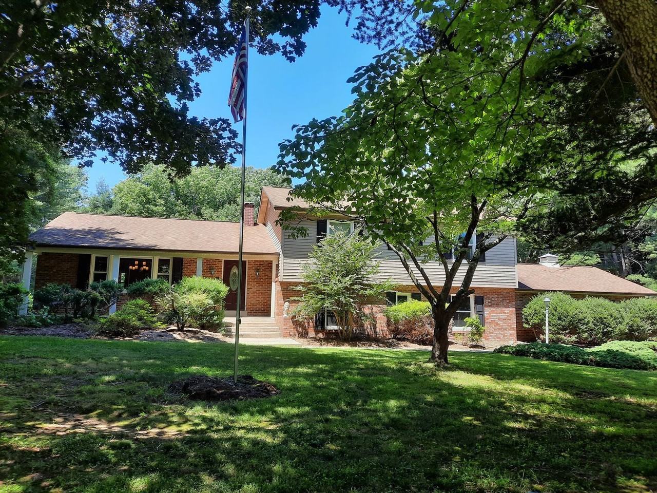 2115 Smoky Rd - Photo 4 of 35