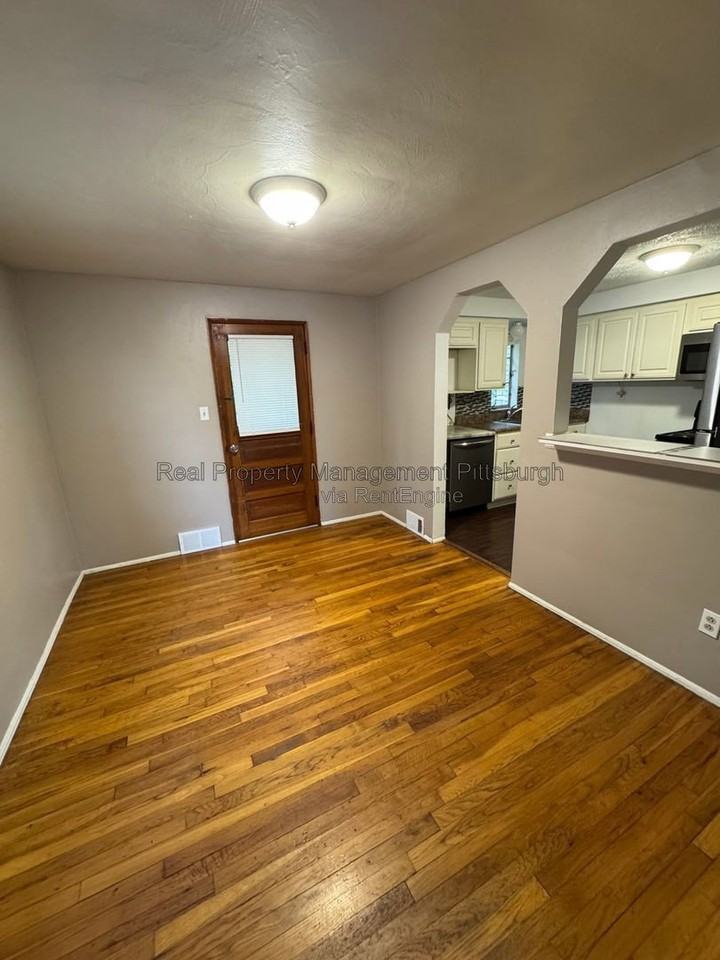 93 N Joslyn Dr - Photo 6 of 18