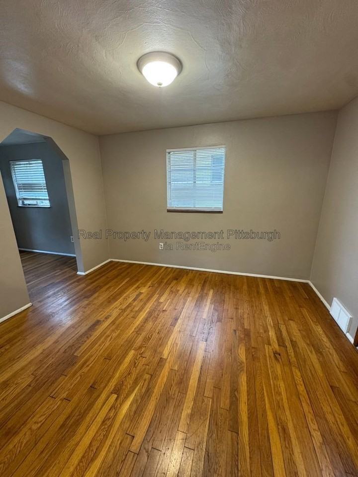 93 N Joslyn Dr - Photo 7 of 18