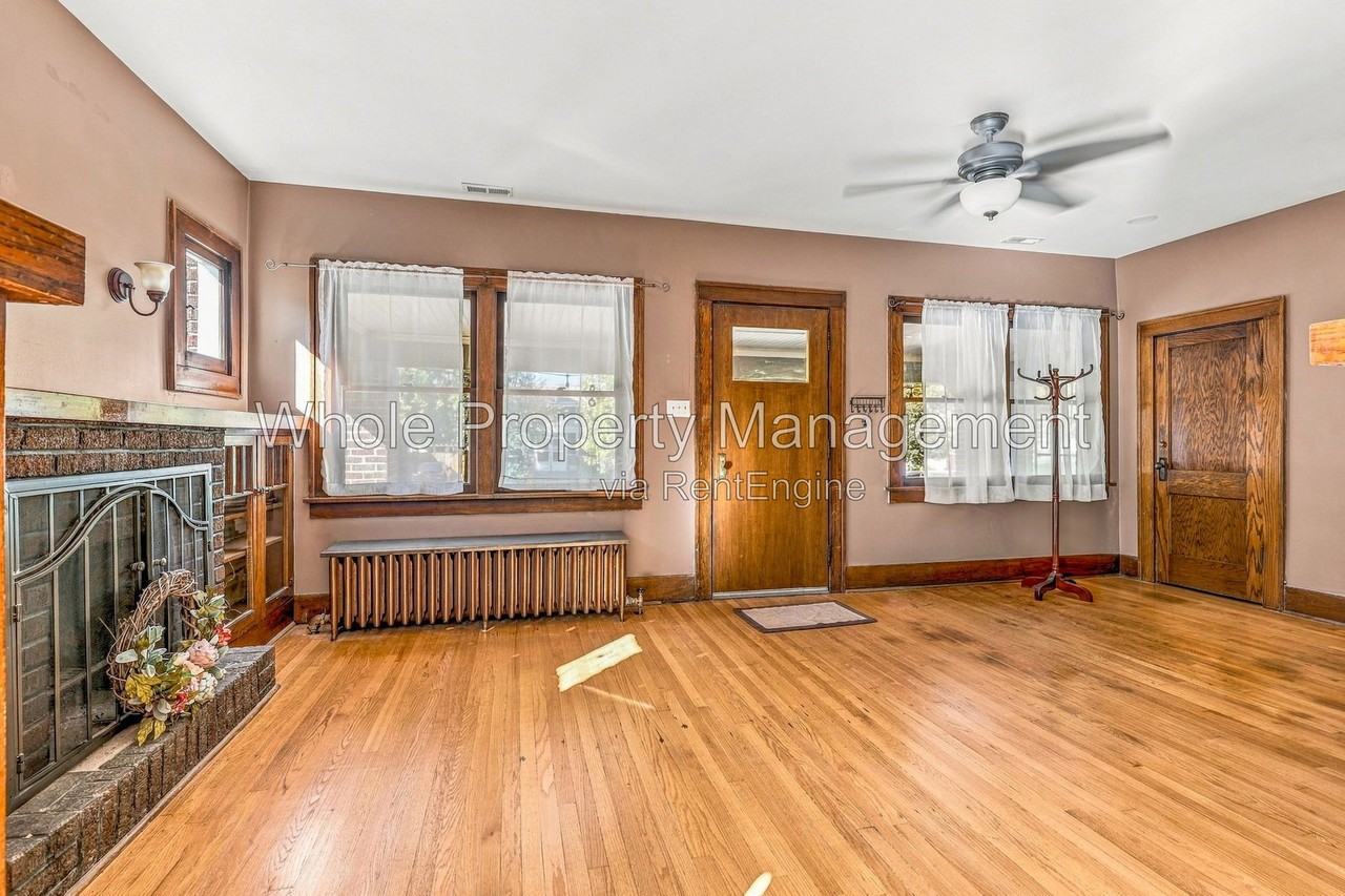 2820 Birch St - Photo 3 of 35
