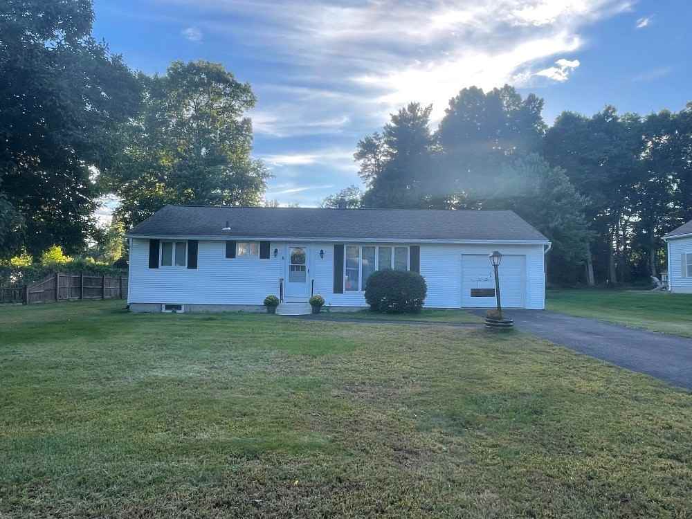 20 Birchwood Ln - Photo 2 of 17