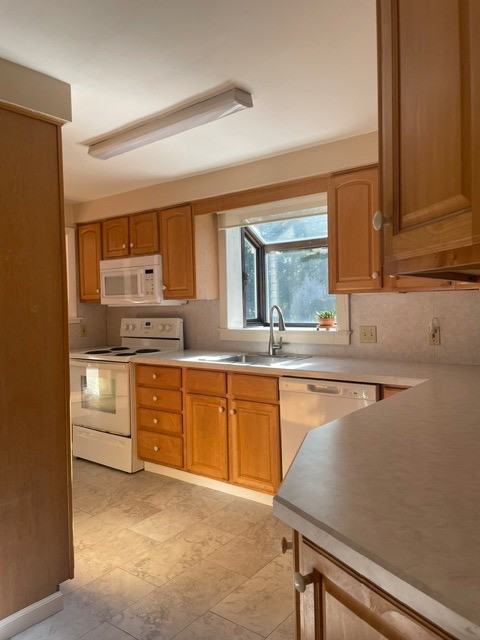 20 Birchwood Ln - Photo 3 of 17