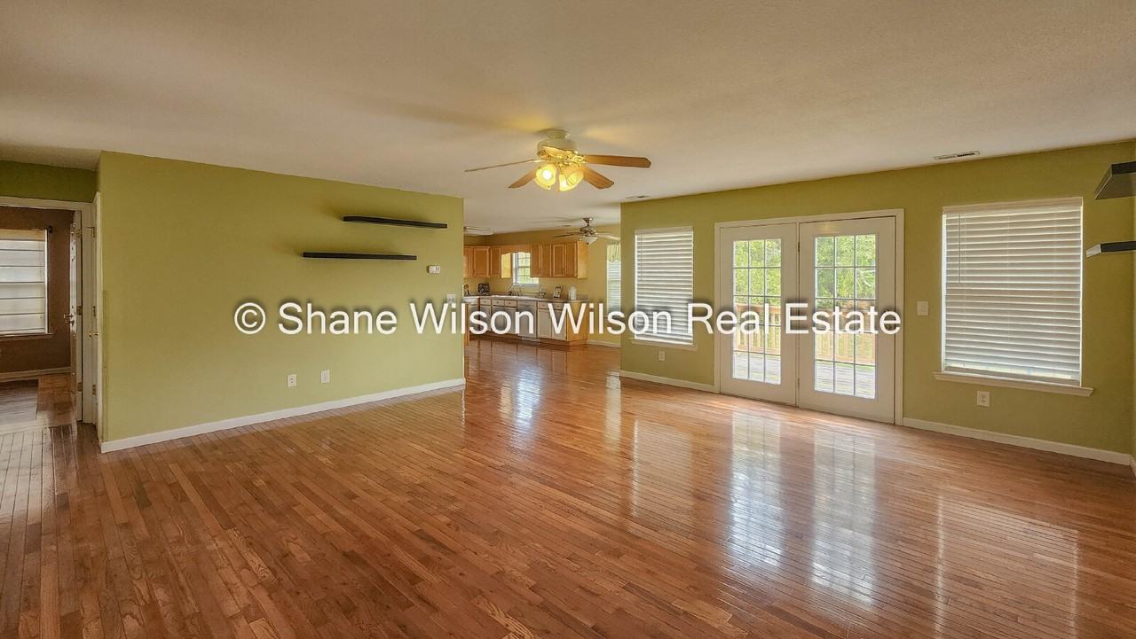 330 Farmingdale Pl Se - Photo 4 of 26