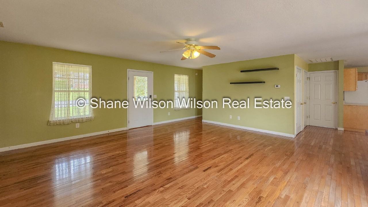 330 Farmingdale Pl Se - Photo 5 of 26