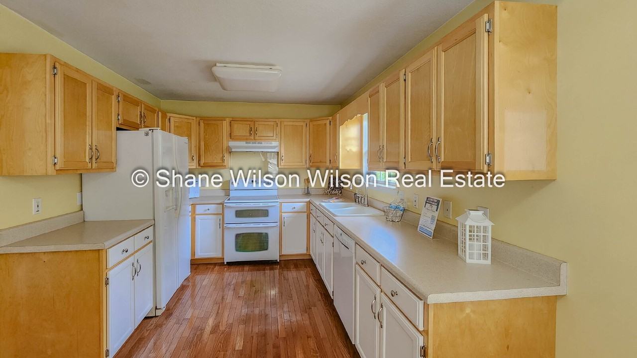 330 Farmingdale Pl Se - Photo 6 of 26