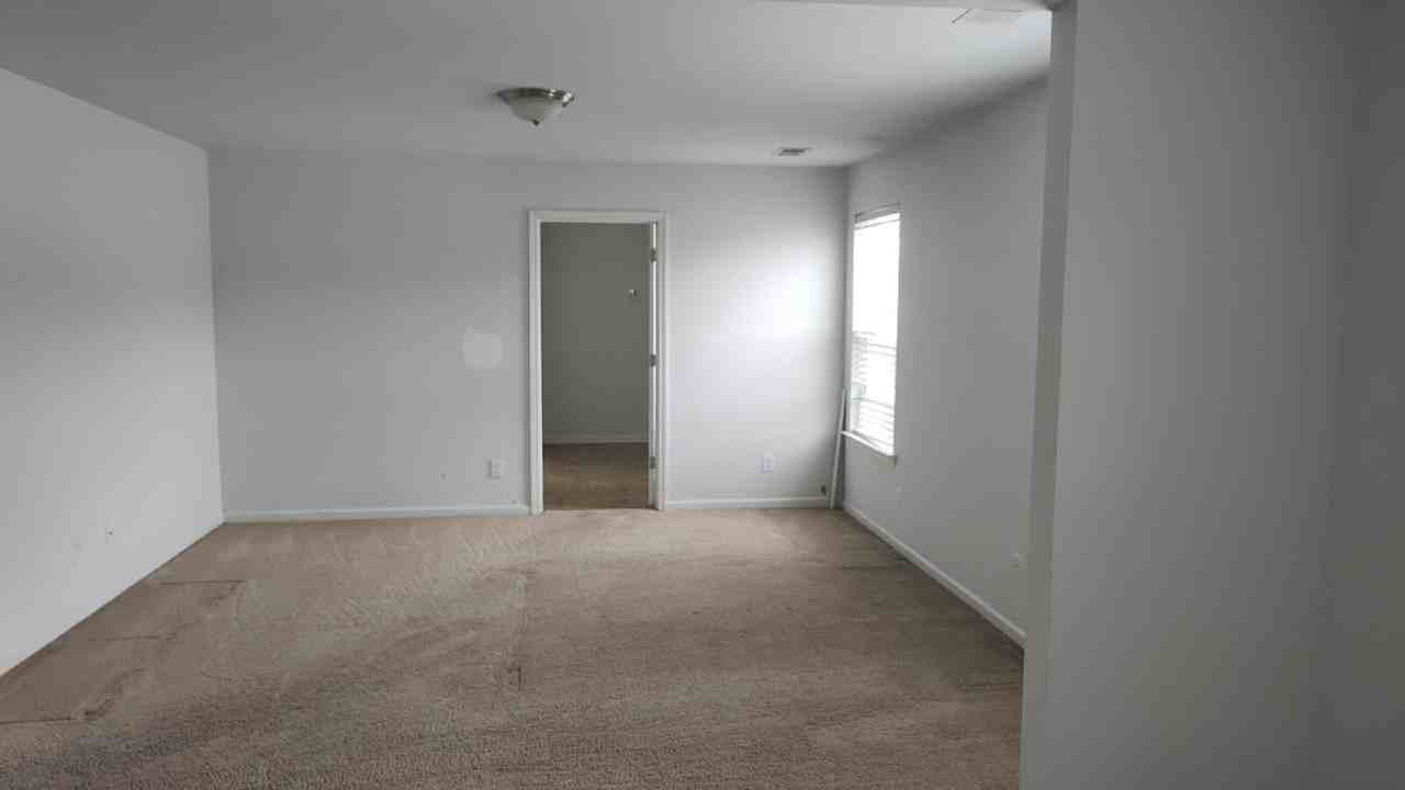 27 Hawkhorn Ct - Photo 6 of 17