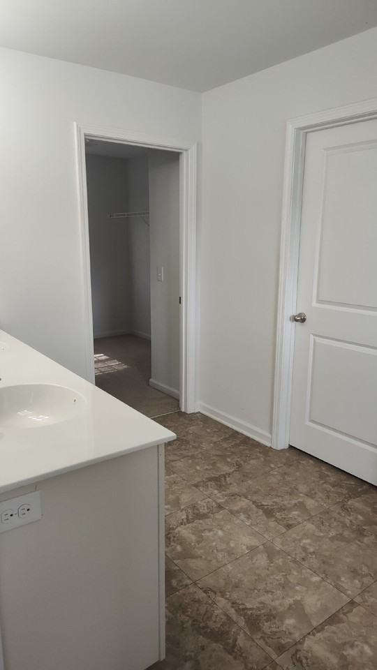 27 Hawkhorn Ct - Photo 7 of 17