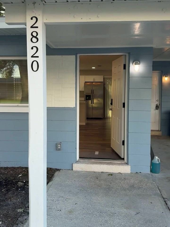 2820 21st St W - Photo 2 of 7