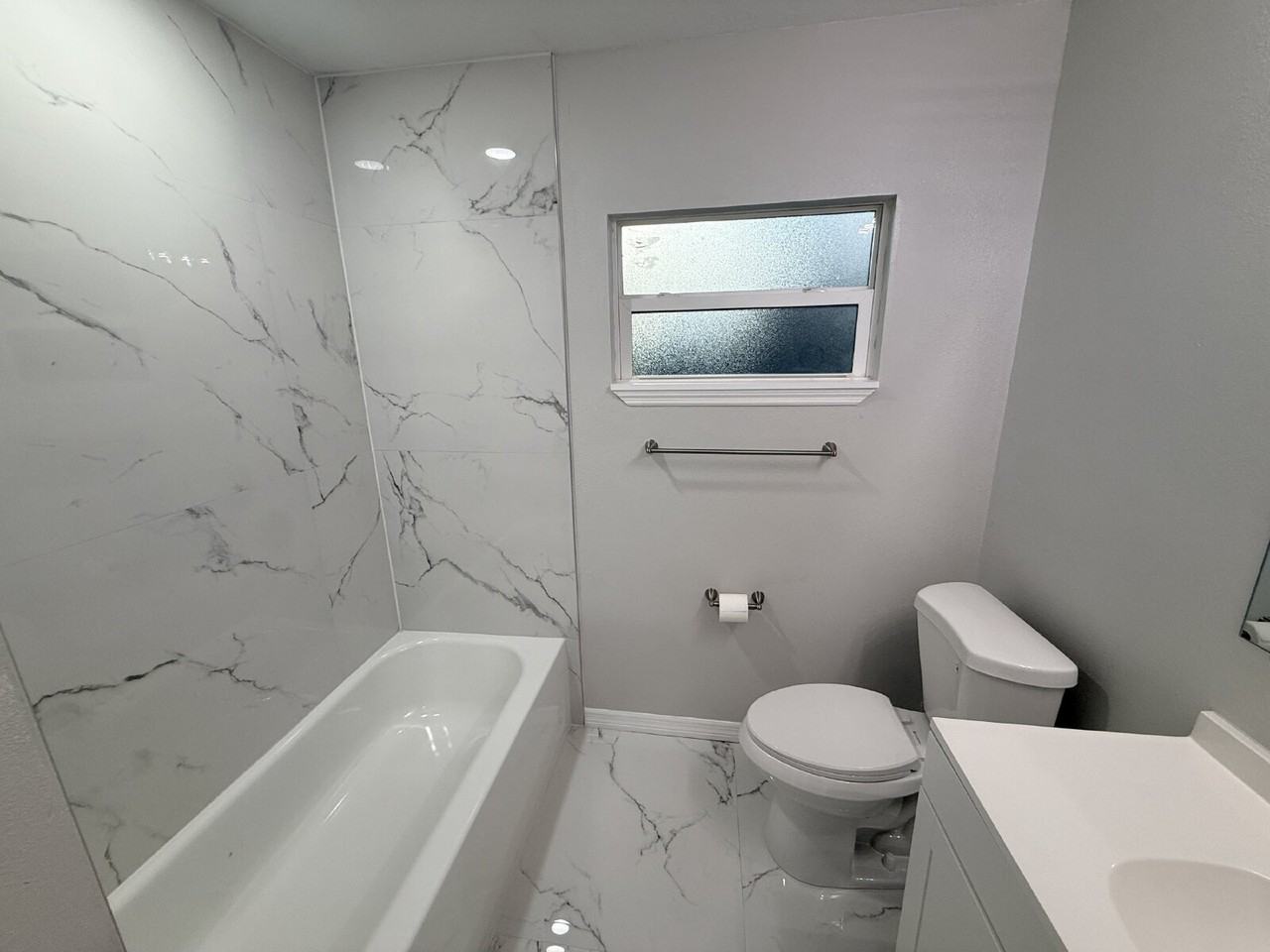 2820 21st St W - Photo 5 of 7