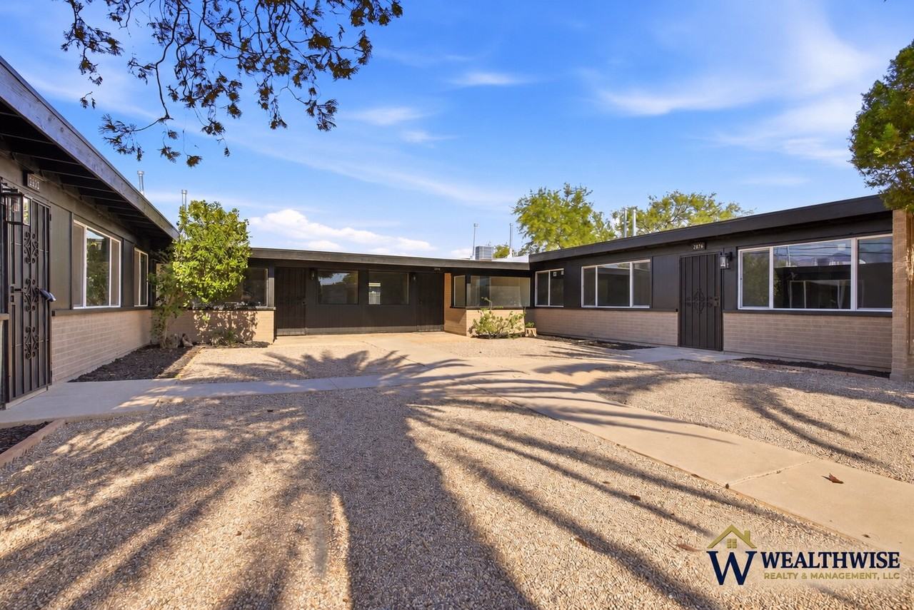 2882 N Edith Blvd - Photo 5 of 18