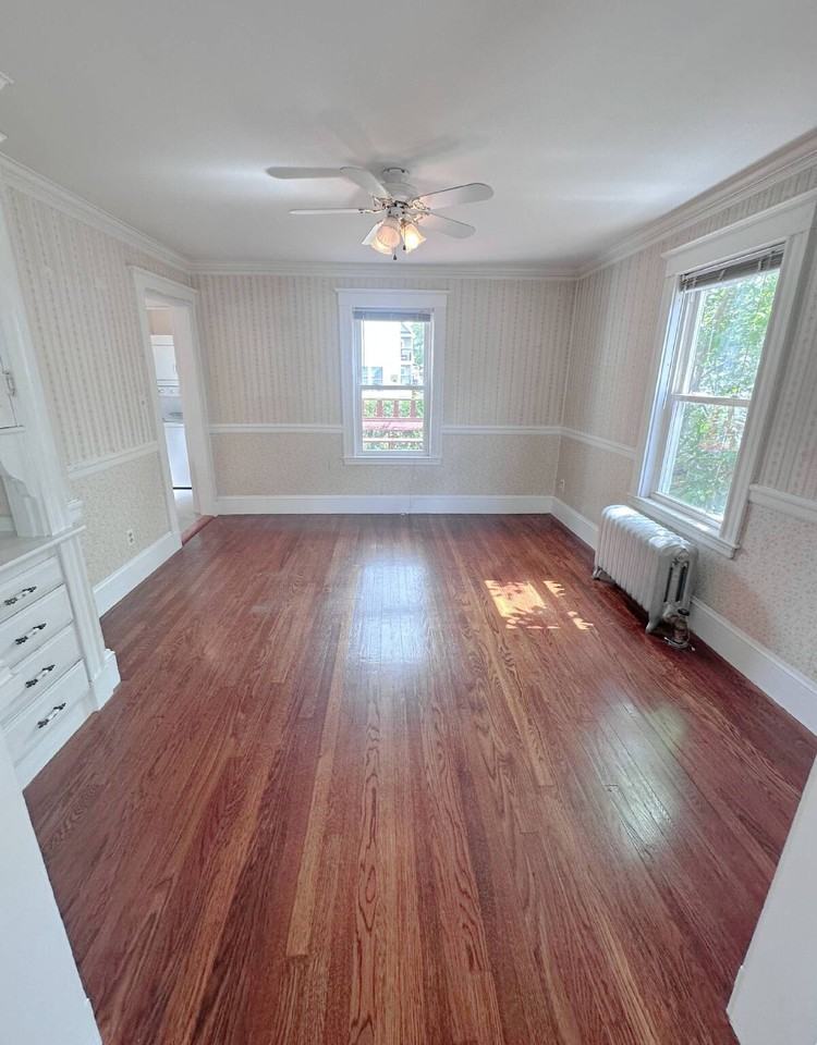 55 Dearborn St - Photo 7 of 31