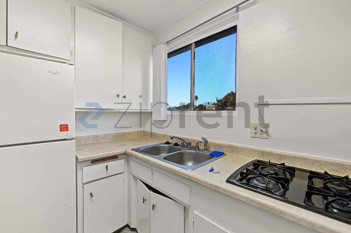 1934 S Holt Ave #5 - Photo 6 of 14