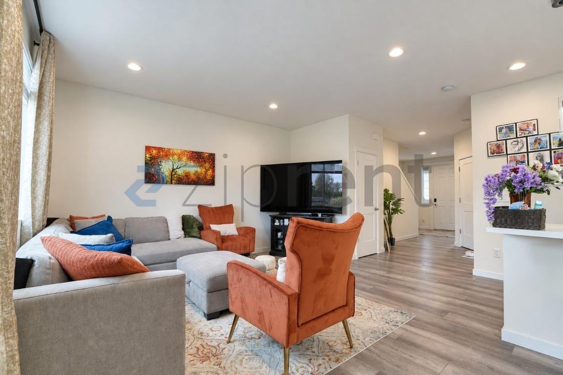 608 106th Pl Sw #A - Photo 6 of 30