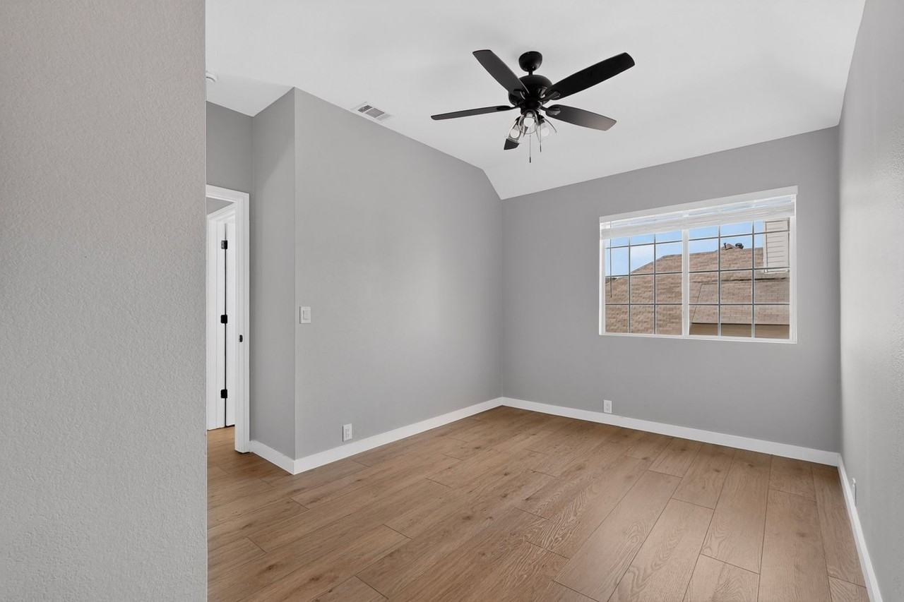 7104 Chardonnay Dr - Photo 5 of 46