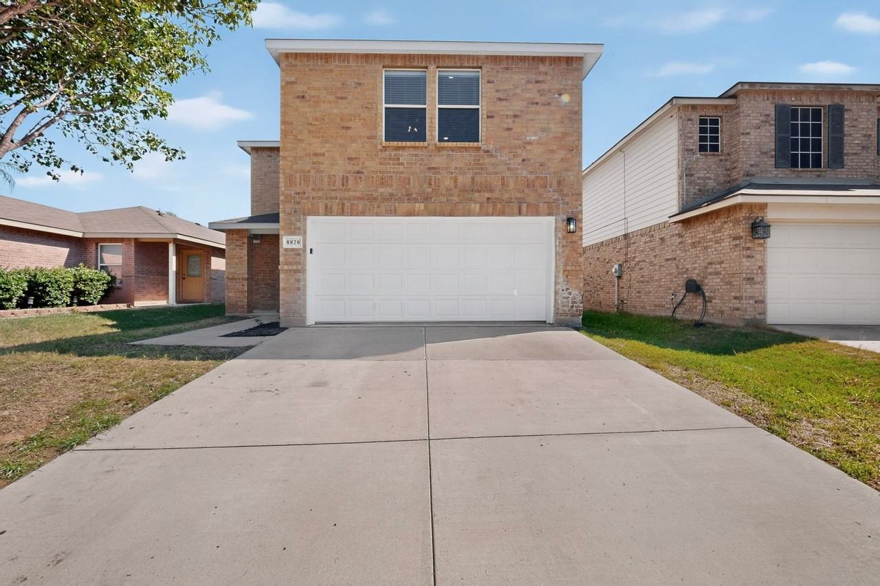 8820 Valley River Dr - Photo 4 of 47