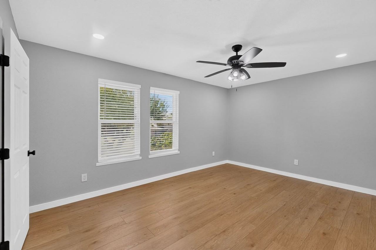 3304 Castle Dr - Photo 5 of 50