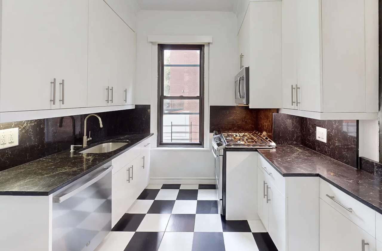 143 E 74th St #9R - Photo 5 of 11