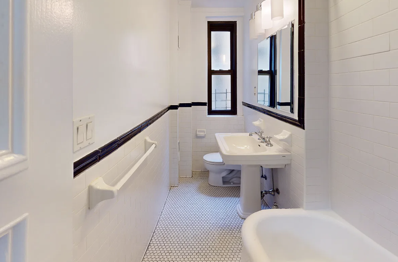 143 E 74th St #9R - Photo 6 of 11