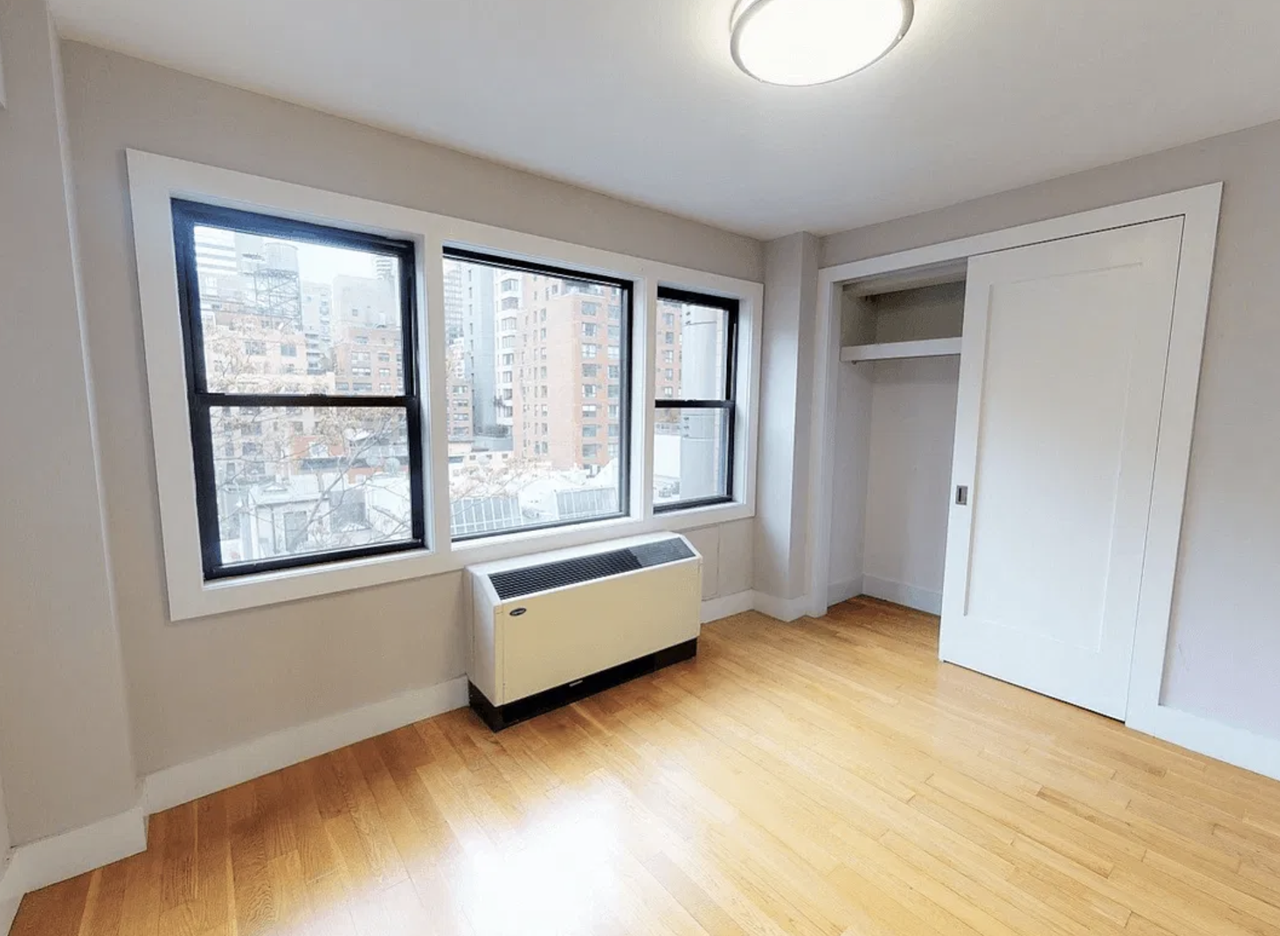 351 E 52nd St #11P - Photo 3 of 5