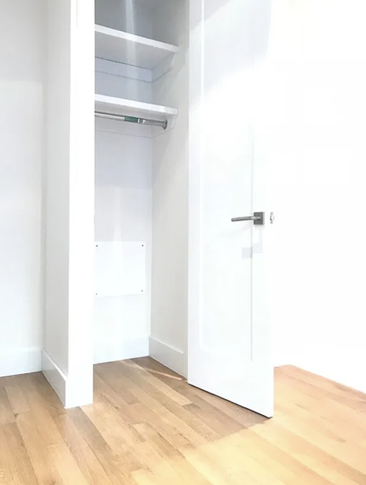 211 E 12th St #3S - Photo 5 of 6