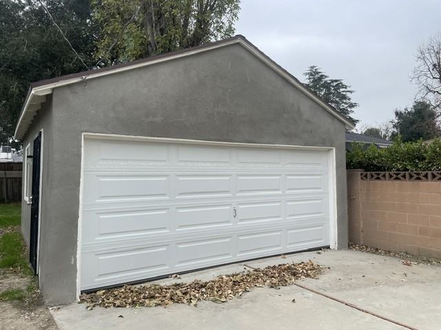 17221 Kittridge St #NA - Photo 3 of 11
