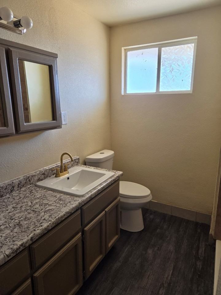 1158 S Pagent Ave #NA - Photo 2 of 8