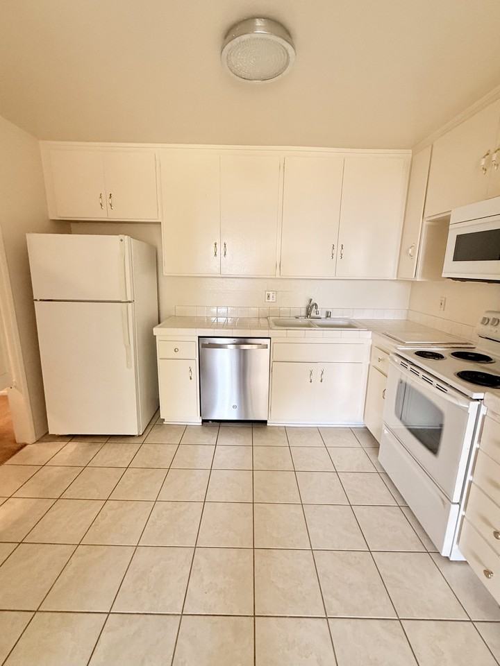 65 N Allen Ave #216 - Photo 3 of 12