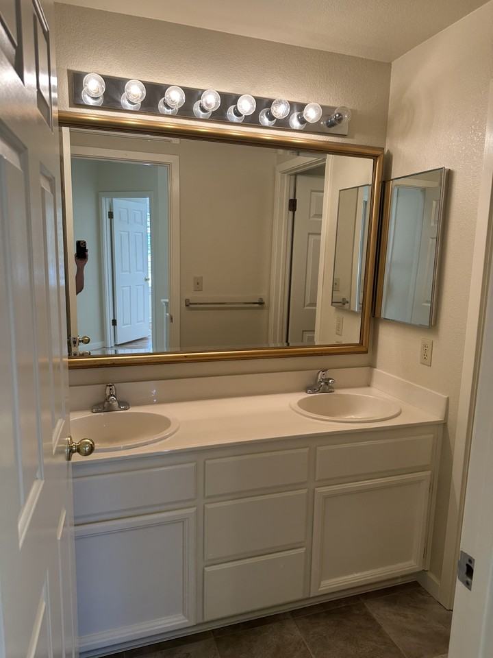 335 Sutton Cir - Photo 7 of 18