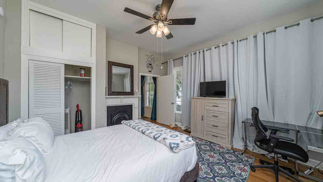 705 Stevens Ave Ne #NA - Photo 3 of 36