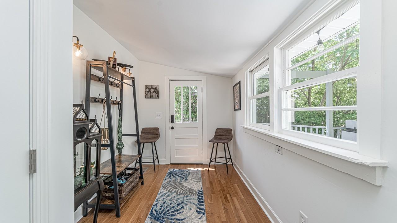 705 Stevens Ave Ne #NA - Photo 7 of 36