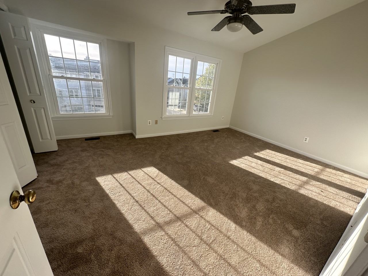 1237 Bond St #3 - Photo 6 of 19