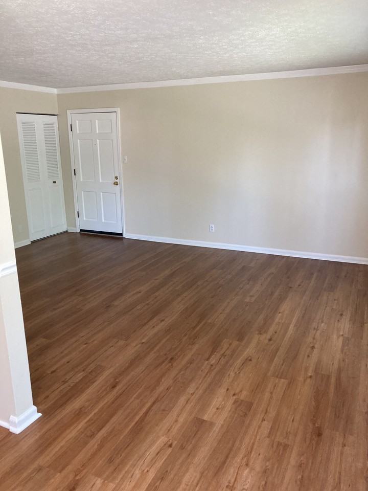 1501 Cowling Ave #5 - Photo 3 of 17