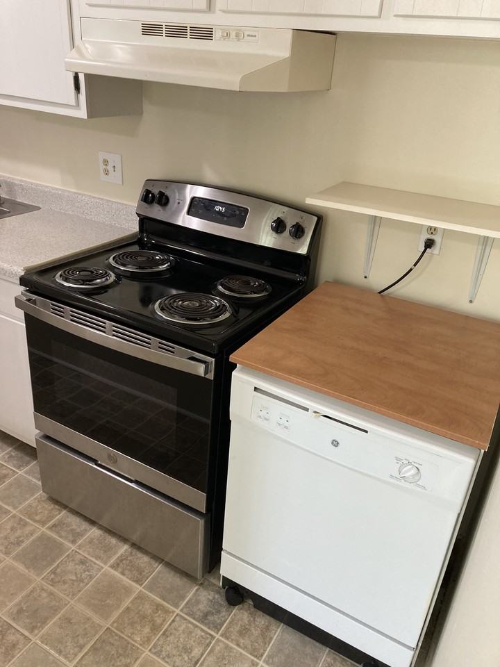 1501 Cowling Ave #5 - Photo 7 of 17