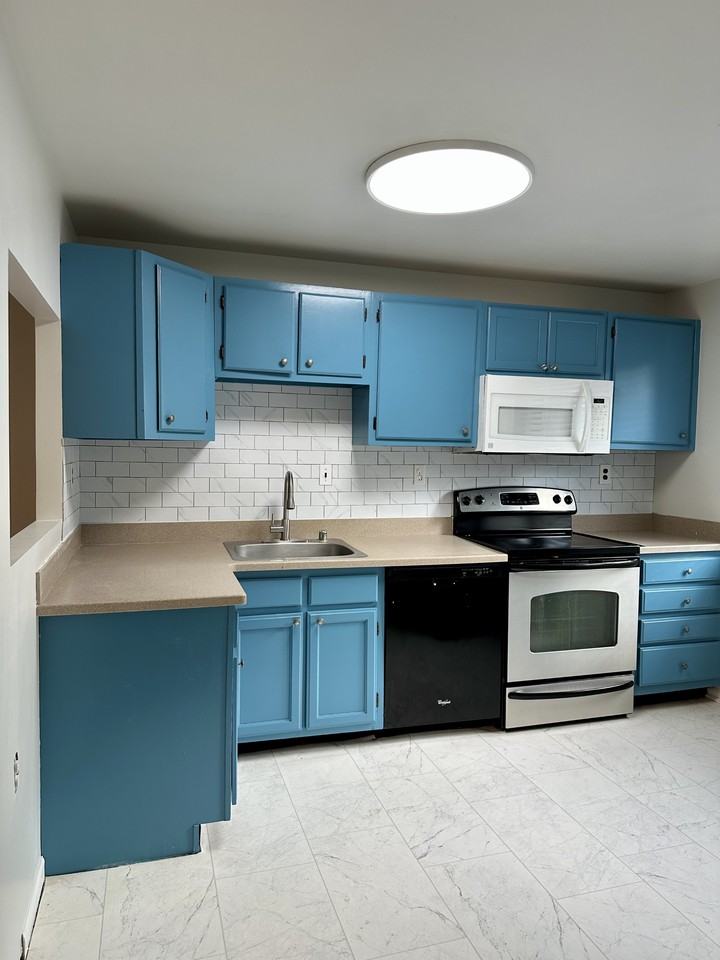 10 Bradley Dr #NA - Photo 6 of 32