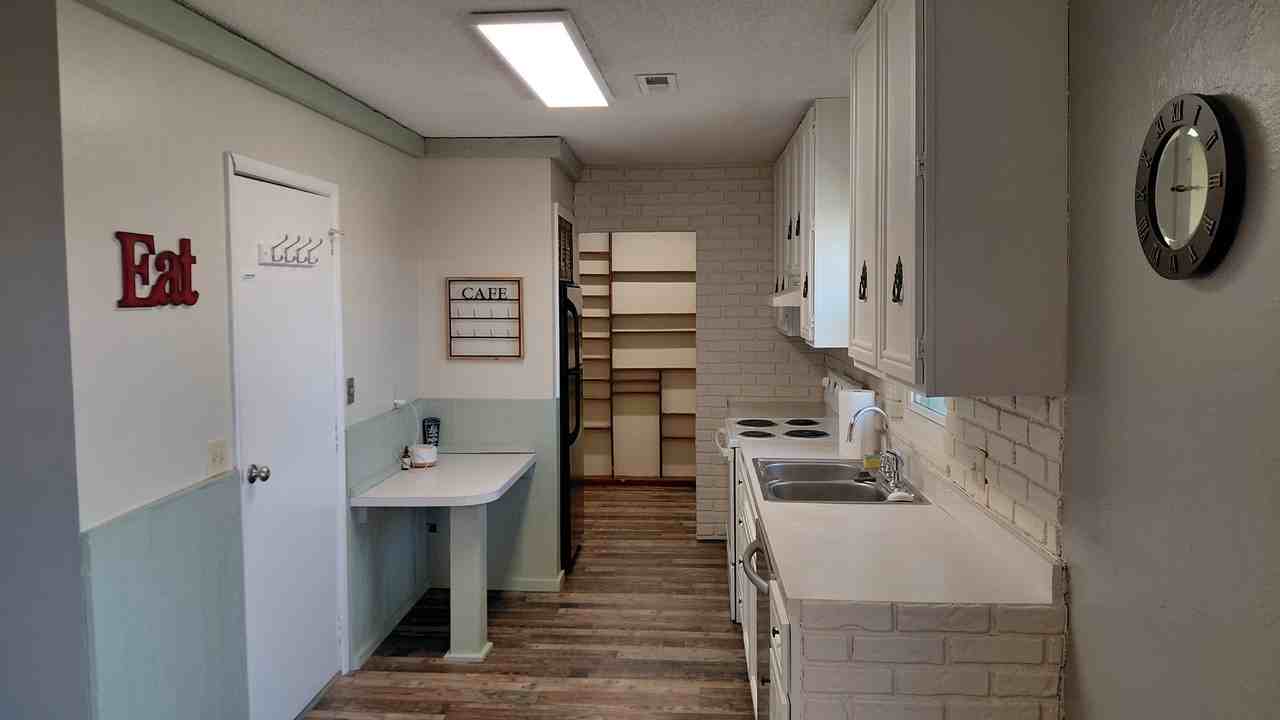 9115 E 46th Pl #NA - Photo 4 of 20